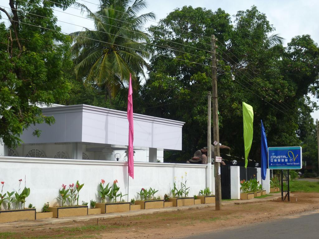 Crystal V Tourist Resort Anuradhapura Esterno foto
